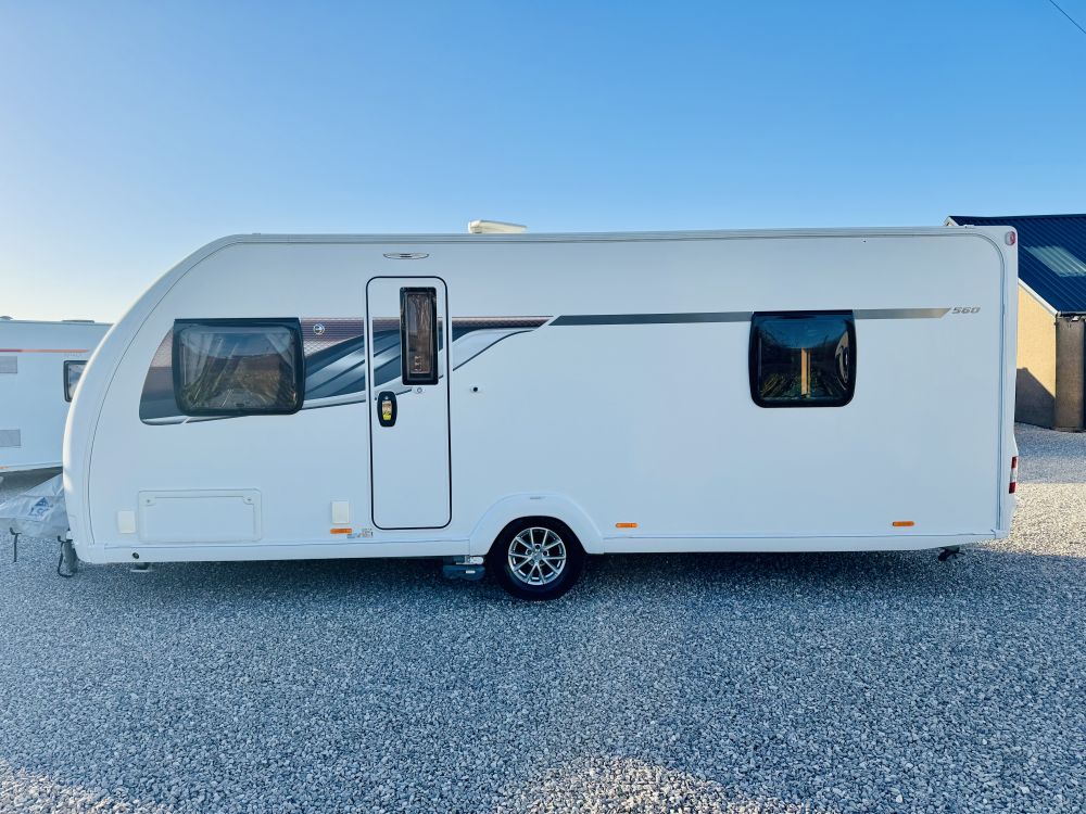 Swift Challenger  560 Island bed 