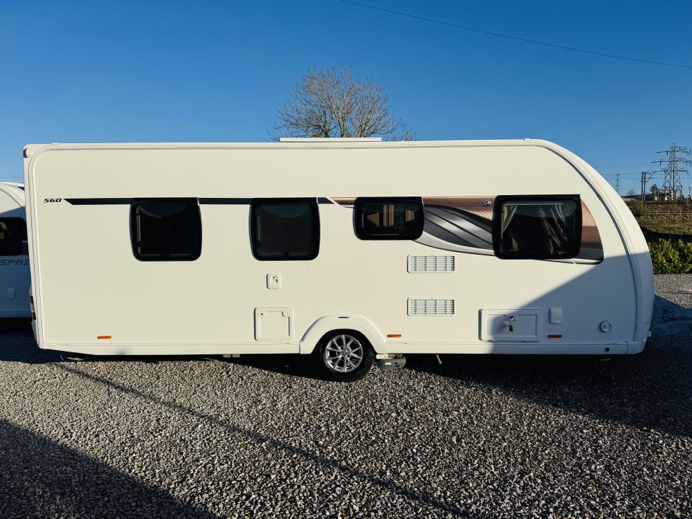 Swift Challenger  560 Island bed 