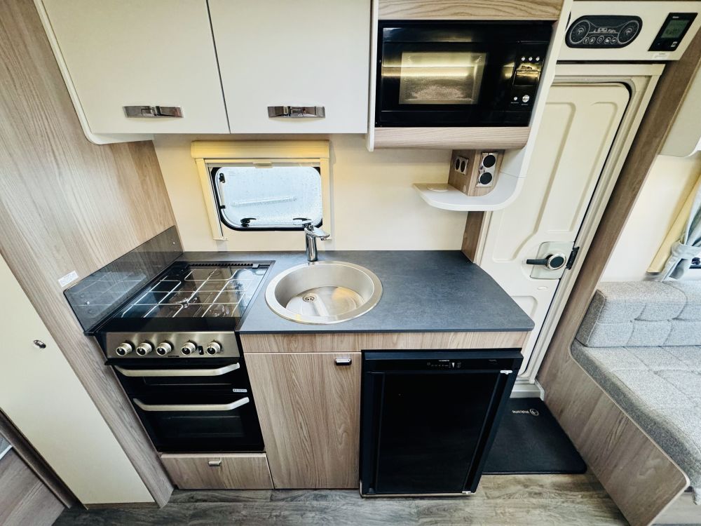 Swift Sprite Grande Quattro  FB 8 ft Wide 