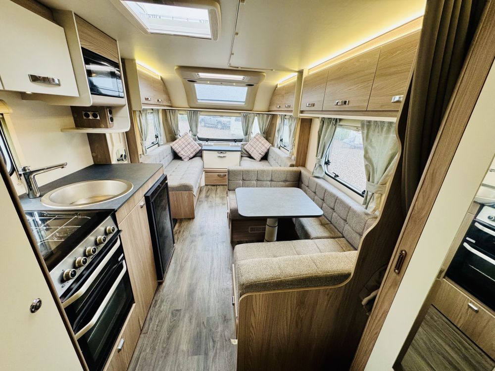 Swift Sprite Grande Quattro  FB 8 ft Wide 