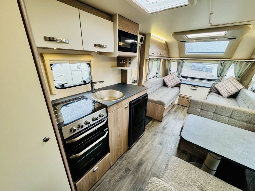 Swift Sprite Grande Quattro  FB 8 ft Wide 