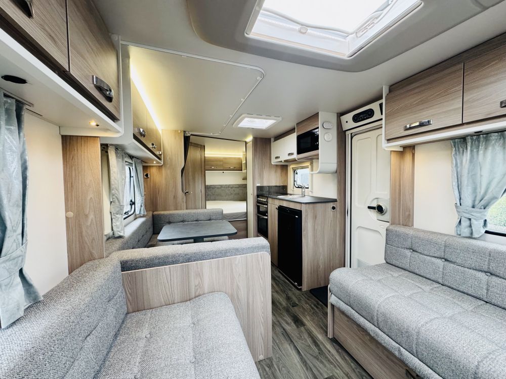 Swift Sprite Grande Quattro  FB 8 ft Wide 