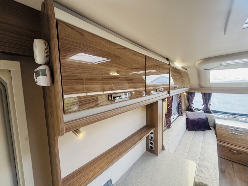 Swift Challenger  480 - 2 Berth 