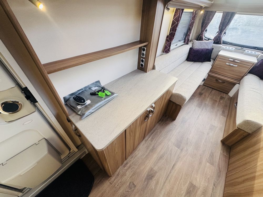 Swift Challenger  480 - 2 Berth 