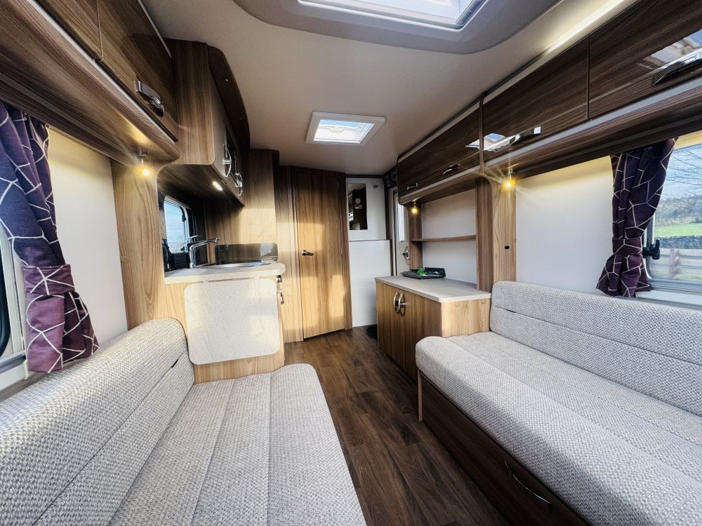 Swift Challenger  480 - 2 Berth 