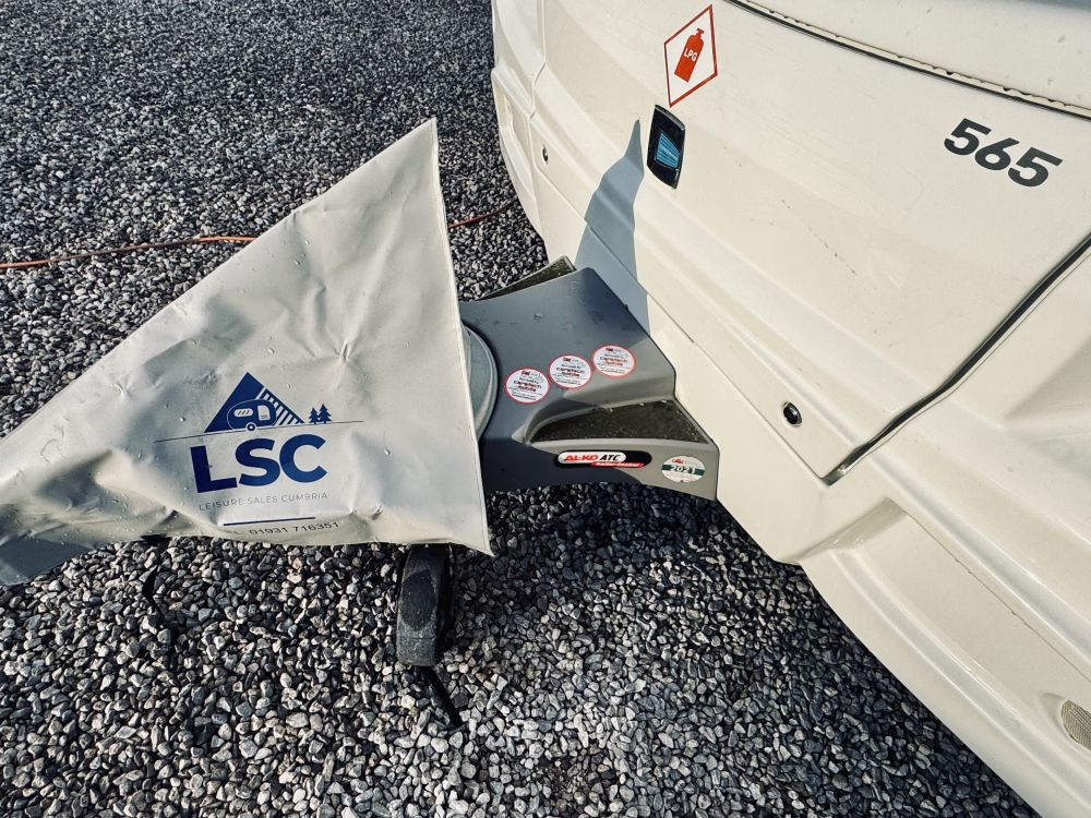 Coachman vip 565  Fixed single beds 