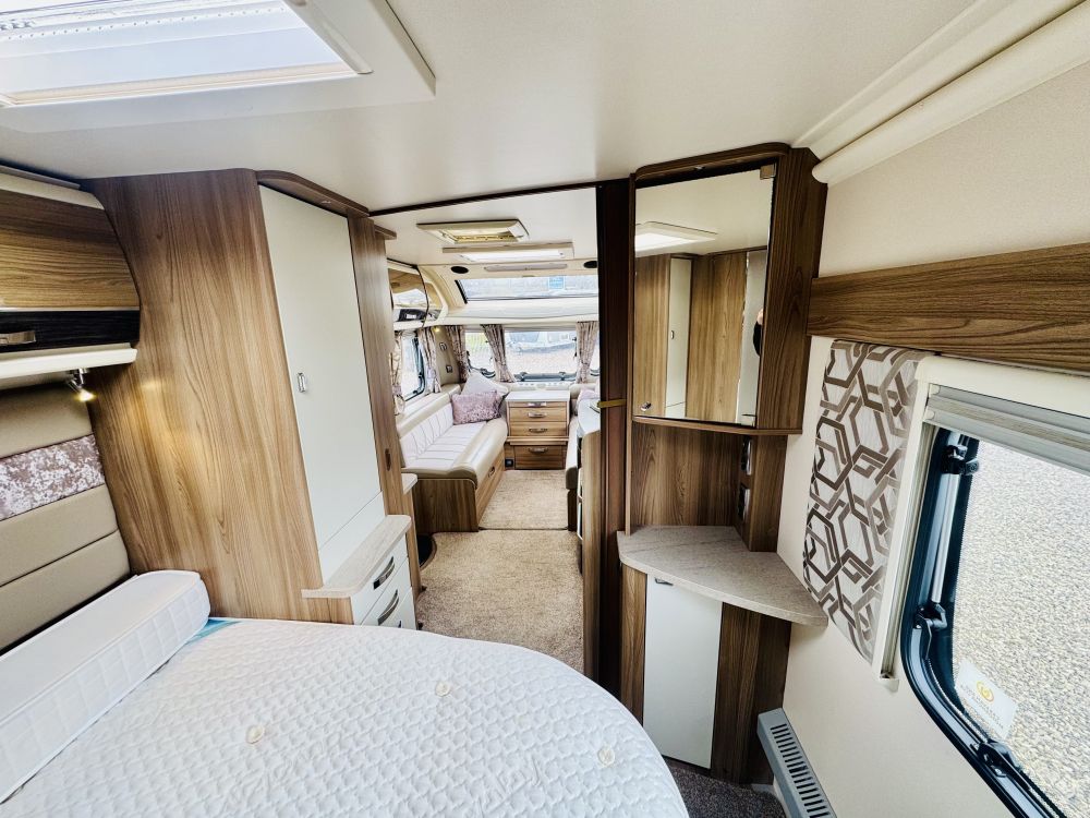 Swift Elegance  580