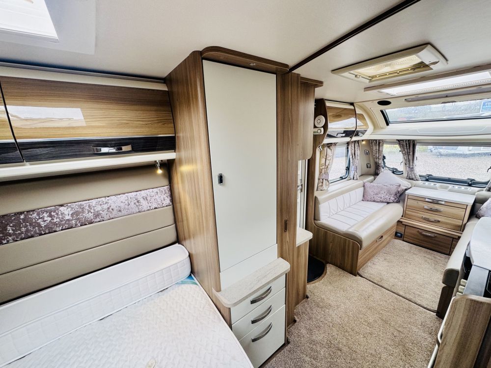 Swift Elegance  580